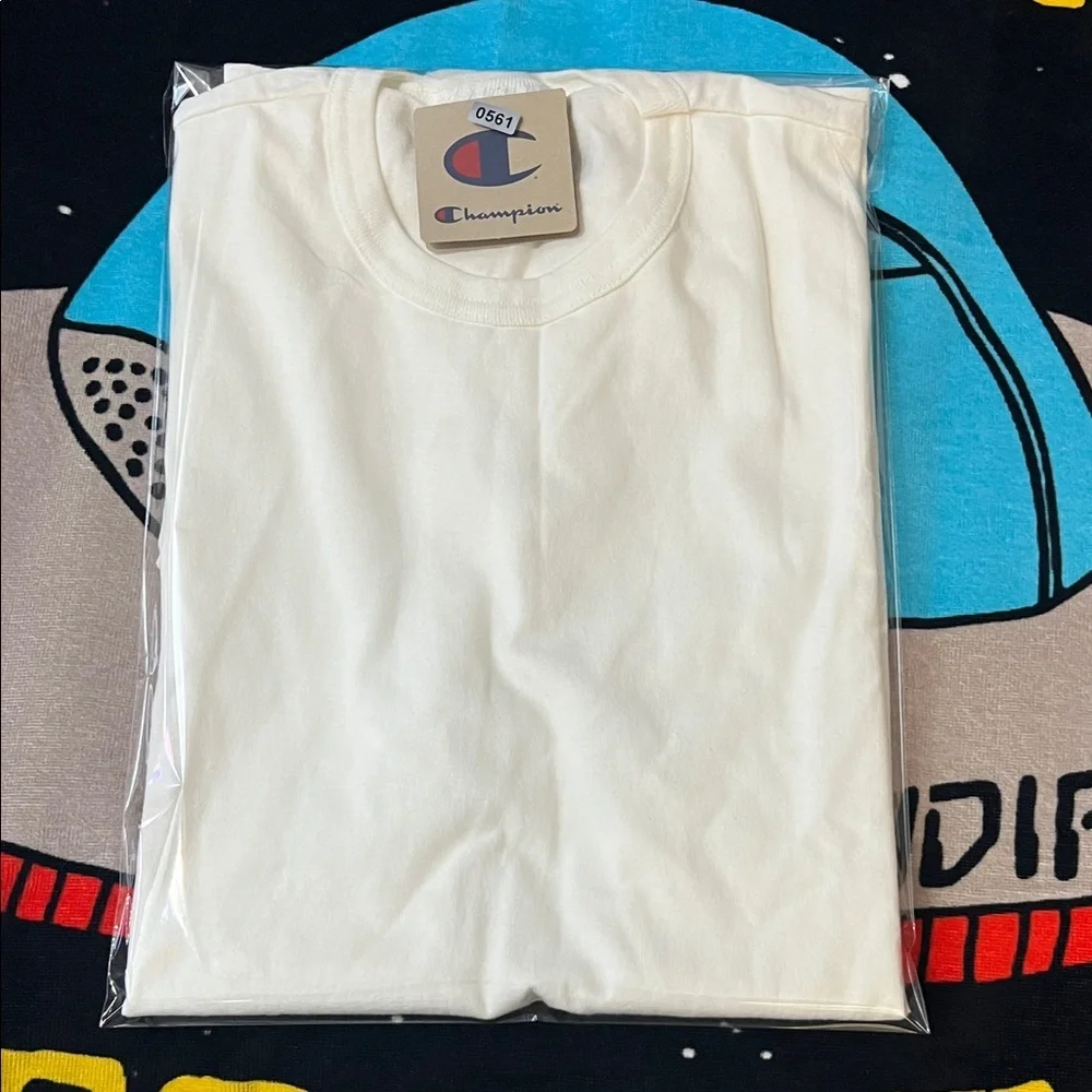 Champion Men's Classic White Tee - Picture 8 of 8